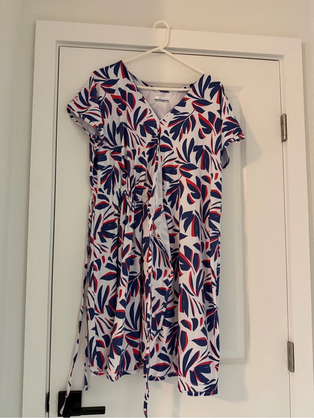 Columbia Women’s XL Red White Blue Floral Wrap Midi Dress